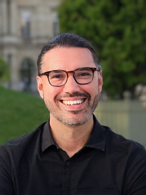 Yamil Velez Headshot